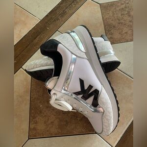 Michael Kors Maddy trainers size 9.5 sneakers